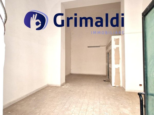 appartamento in vendita a Napoli in zona Chiaia