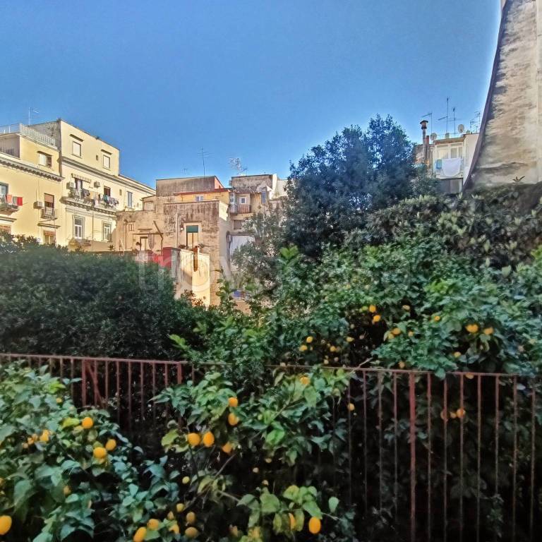 appartamento in vendita a Napoli in zona Stella