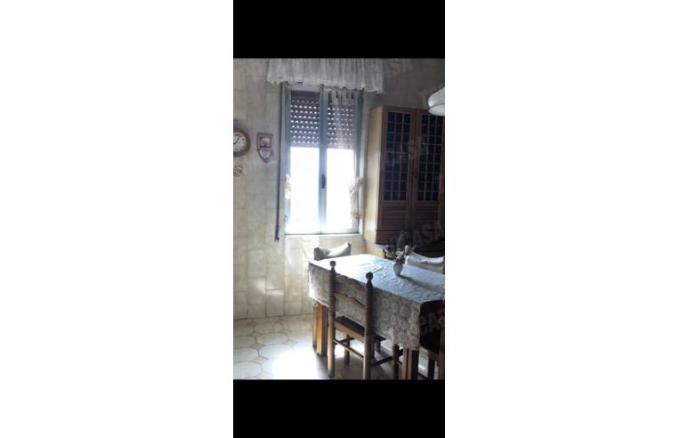 appartamento in vendita a Napoli in zona San Carlo all'Arena