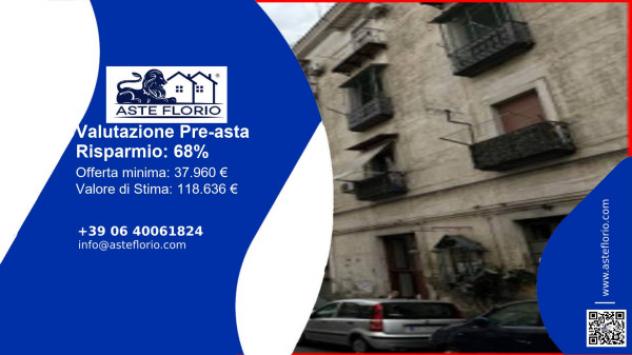 intera palazzina in vendita a Napoli in zona San Carlo all'Arena