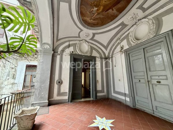 appartamento in vendita a Napoli in zona Stella