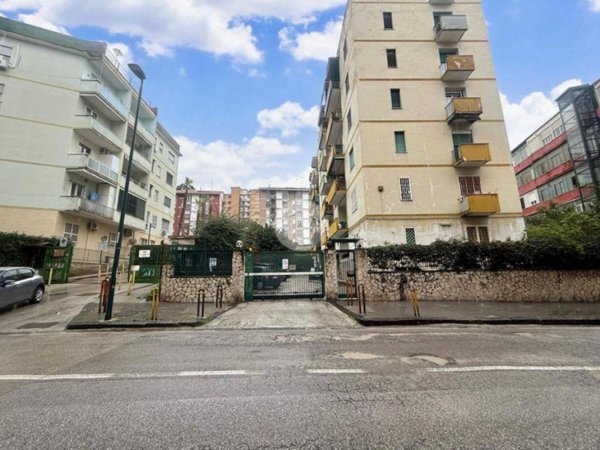 appartamento in vendita a Napoli in zona Fuorigrotta