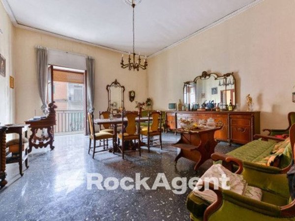 appartamento in vendita a Napoli in zona Pendino / San Giuseppe