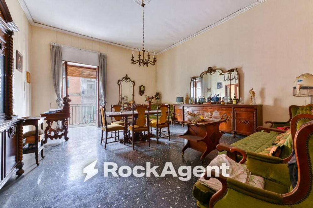appartamento in vendita a Napoli in zona Stella