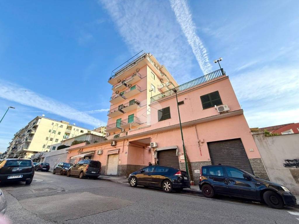 appartamento in vendita a Napoli in zona Bagnoli
