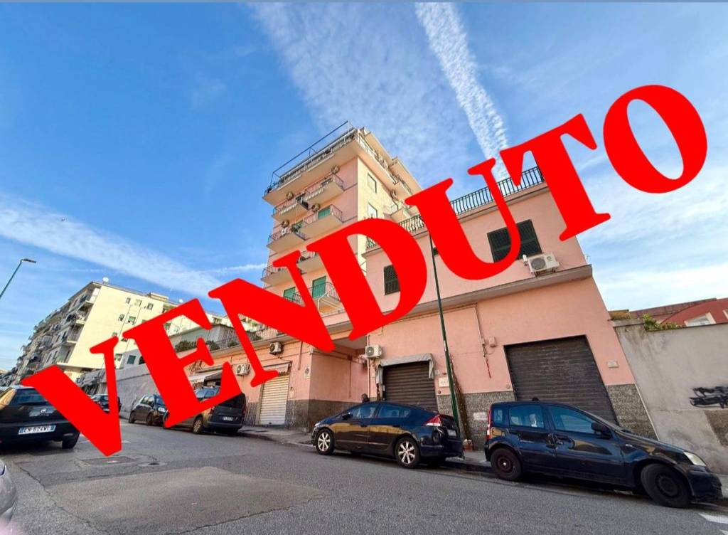 appartamento in vendita a Napoli in zona Bagnoli