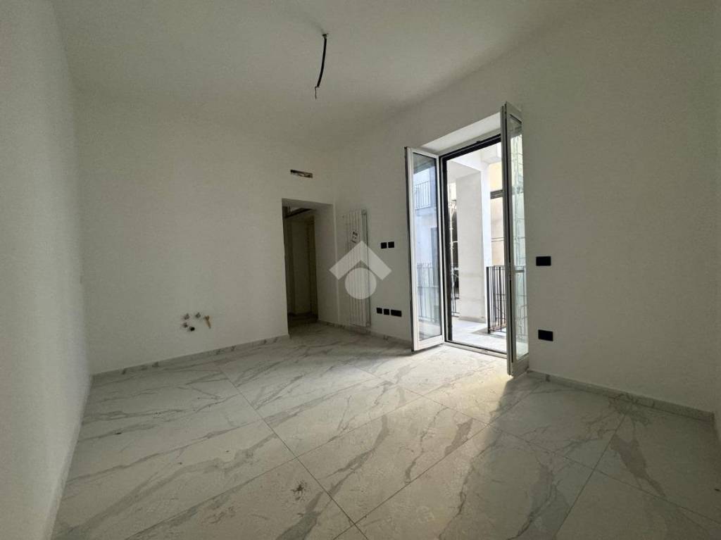 appartamento in vendita a Napoli in zona San Carlo all'Arena