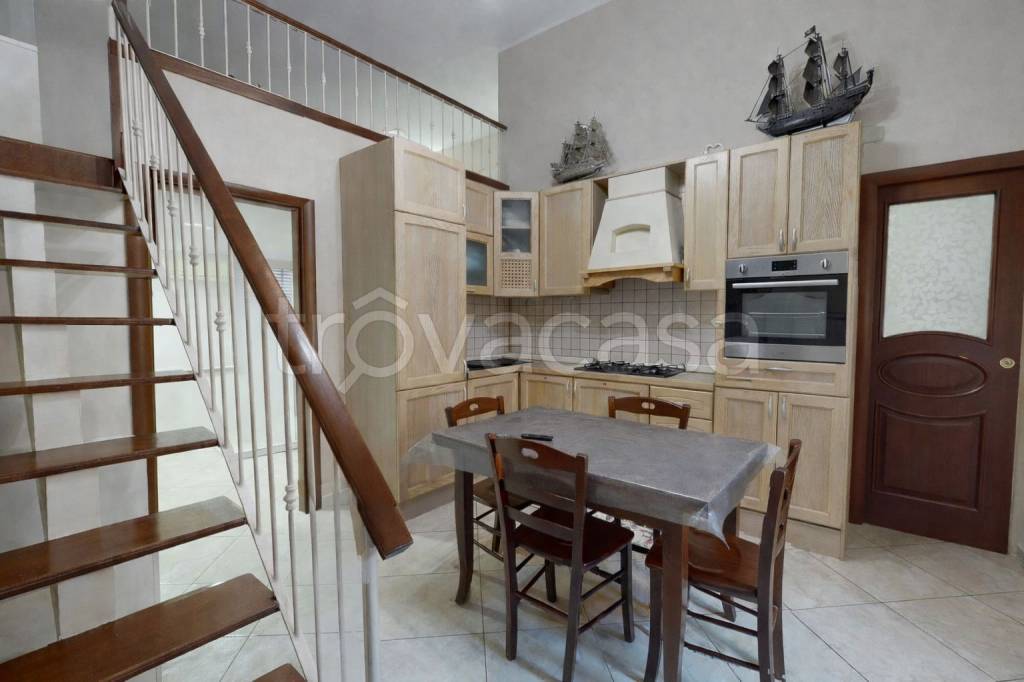 appartamento in vendita a Napoli in zona Pendino / San Giuseppe