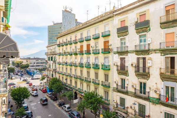 appartamento in vendita a Napoli in zona Vicaria