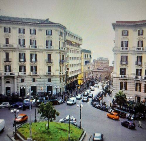 negozio in vendita a Napoli in zona Vomero