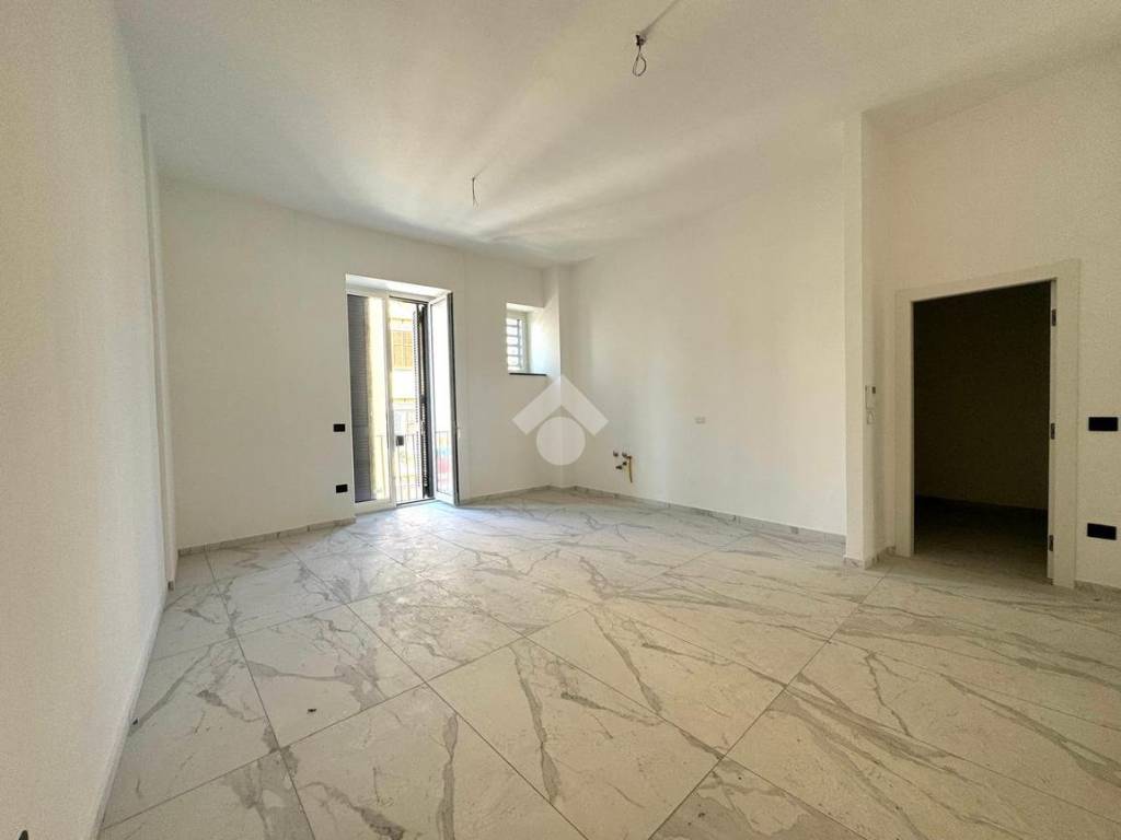 appartamento in vendita a Napoli in zona San Carlo all'Arena