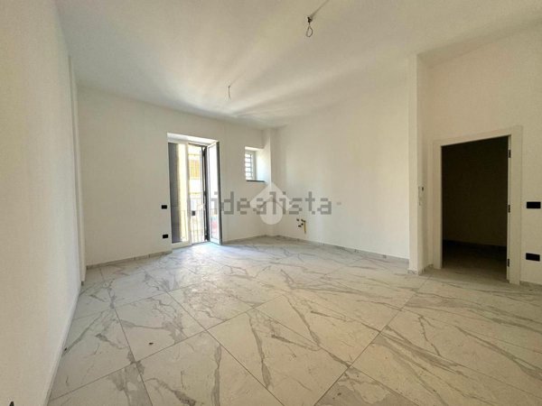 appartamento in vendita a Napoli in zona San Carlo all'Arena