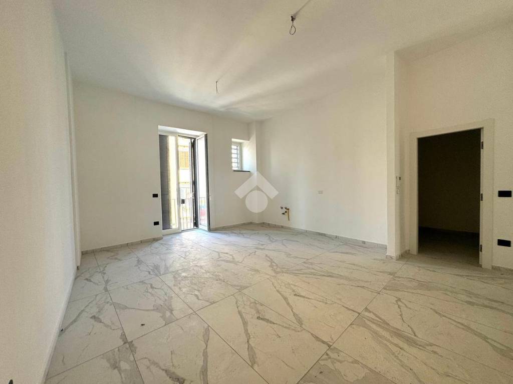 appartamento in vendita a Napoli in zona San Carlo all'Arena