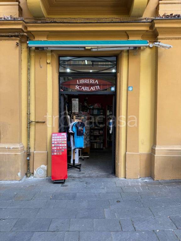 negozio in vendita a Napoli in zona Vomero