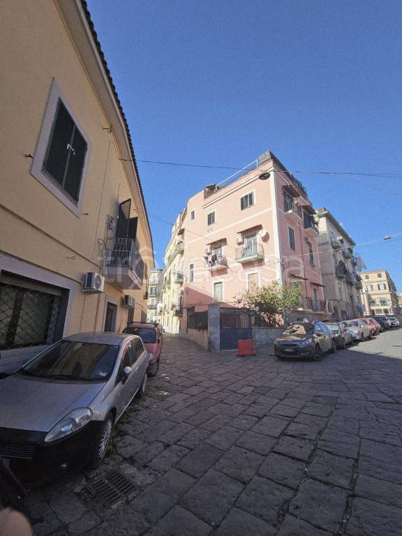 appartamento in vendita a Napoli in zona Bagnoli
