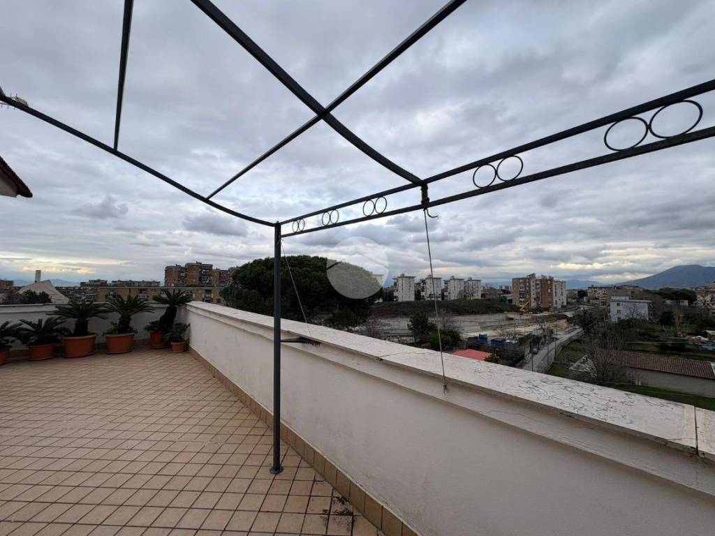appartamento in vendita a Napoli in zona Piscinola