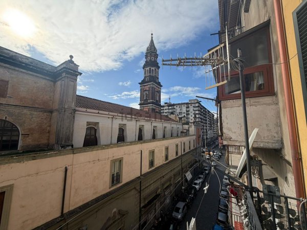 appartamento in vendita a Napoli in zona Pendino / San Giuseppe