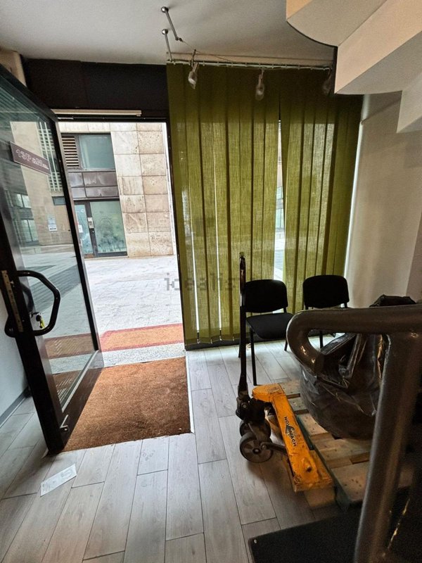 locale commerciale in vendita a Napoli