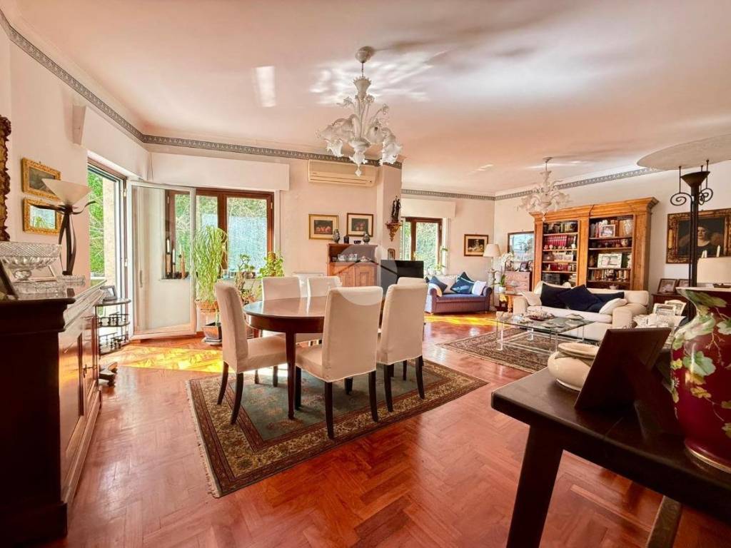 appartamento in vendita a Napoli in zona Arenella