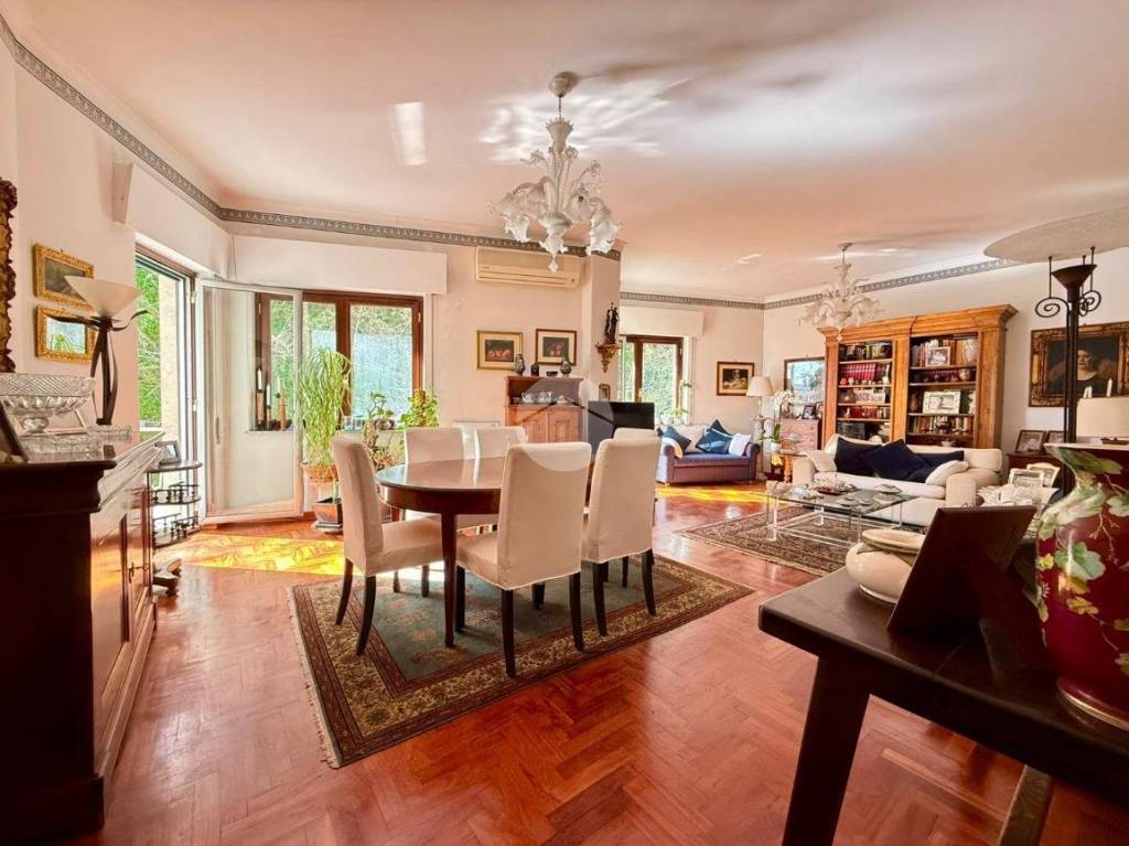 appartamento in vendita a Napoli in zona Vomero