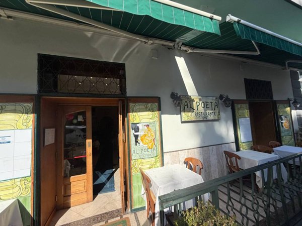 negozio in vendita a Napoli in zona Posillipo
