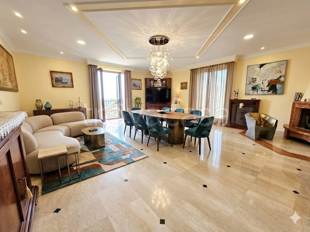 appartamento in vendita a Napoli in zona Posillipo