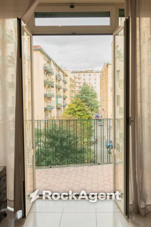 appartamento in vendita a Napoli in zona Fuorigrotta