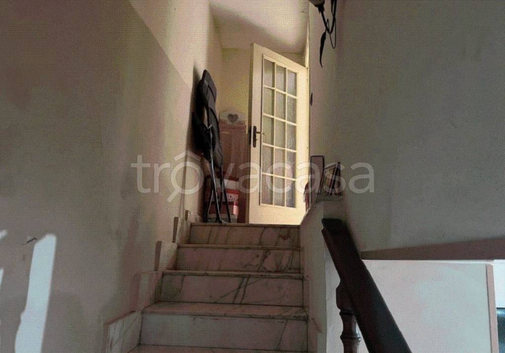 appartamento in vendita a Napoli in zona San Carlo all'Arena