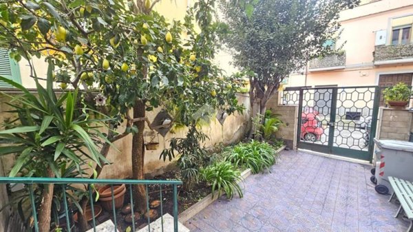 appartamento in vendita a Napoli in zona Bagnoli