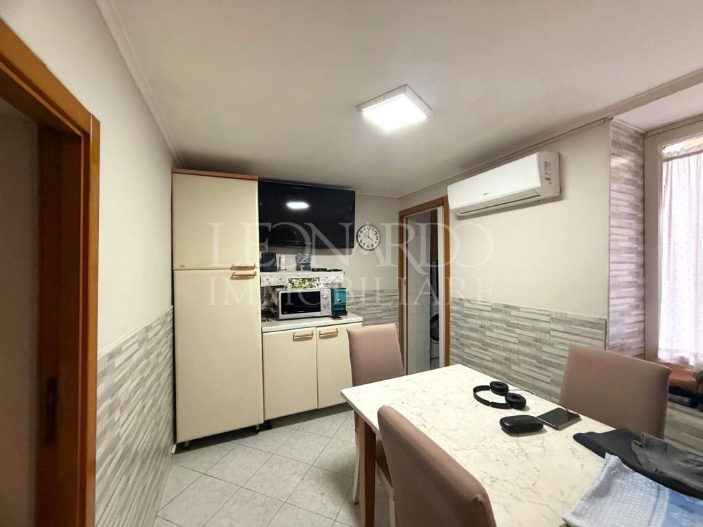 appartamento in vendita a Napoli in zona Stella