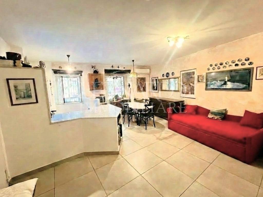 appartamento in vendita a Napoli in zona Pendino / San Giuseppe