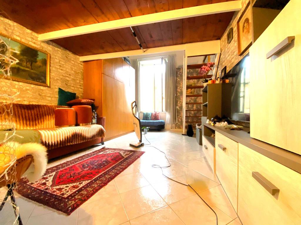 appartamento in vendita a Napoli in zona Pendino / San Giuseppe