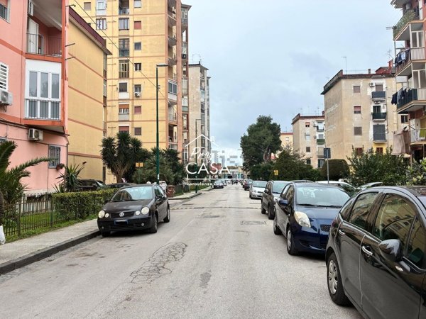 appartamento in vendita a Napoli in zona Barra