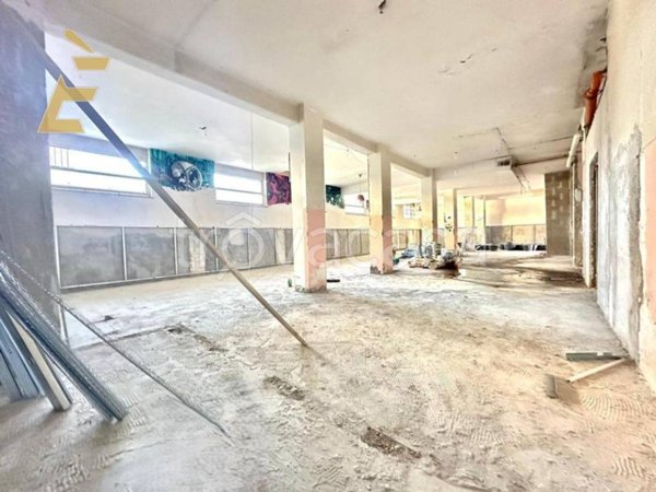 negozio in vendita a Napoli in zona Piscinola