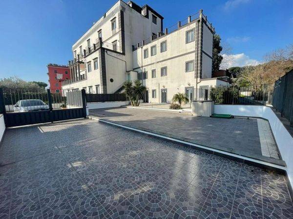 appartamento in vendita a Napoli in zona Capodimonte / Colli Aminei