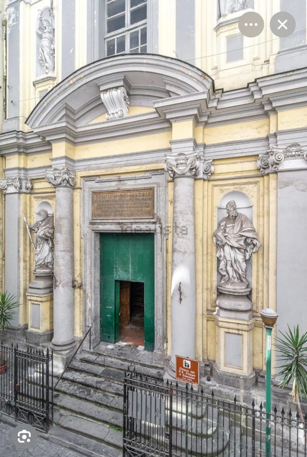 appartamento in vendita a Napoli in zona Pendino / San Giuseppe