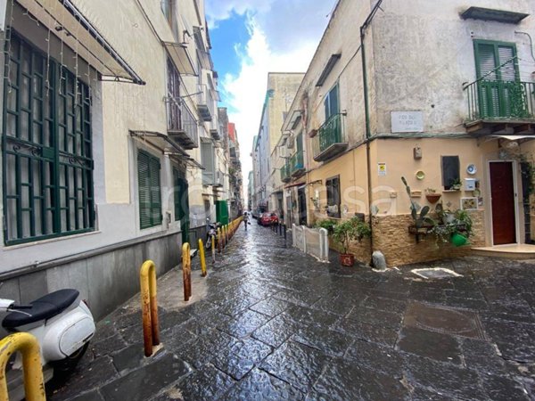 appartamento in vendita a Napoli in zona Stella