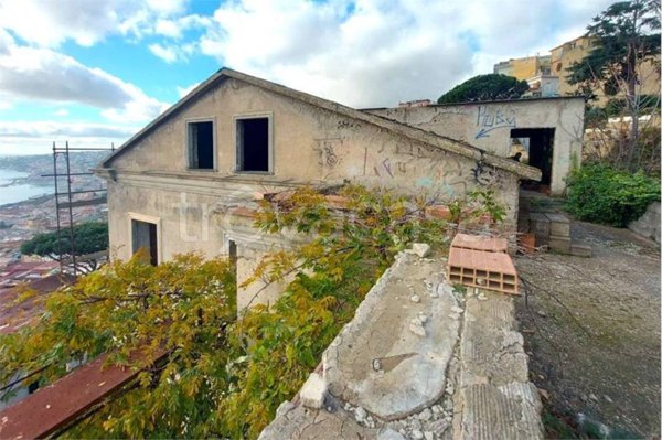casa indipendente in vendita a Napoli in zona Vomero