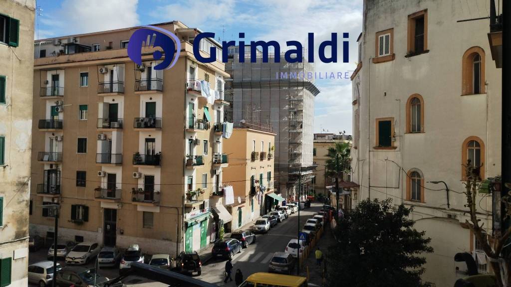 appartamento in vendita a Napoli in zona Stella
