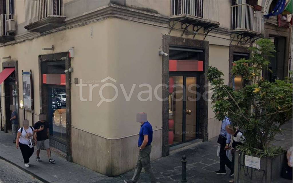 negozio in vendita a Napoli in zona Chiaia