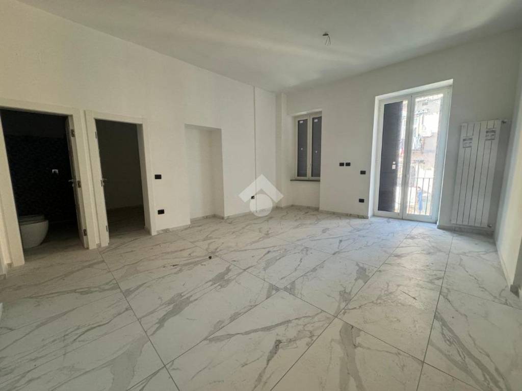 appartamento in vendita a Napoli in zona San Carlo all'Arena
