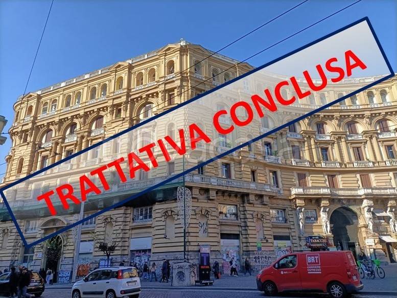 appartamento in vendita a Napoli in zona Chiaia