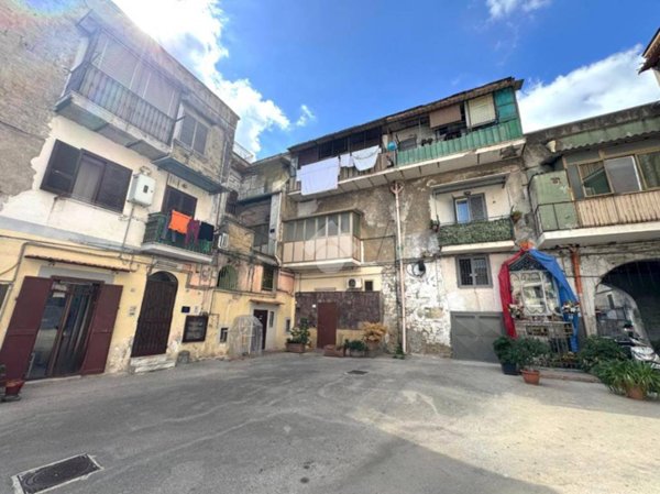 appartamento in vendita a Napoli in zona Secondigliano