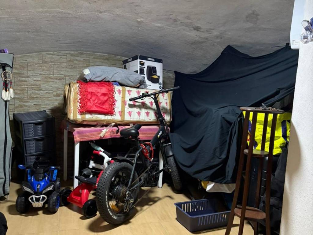 locale commerciale in vendita a Napoli