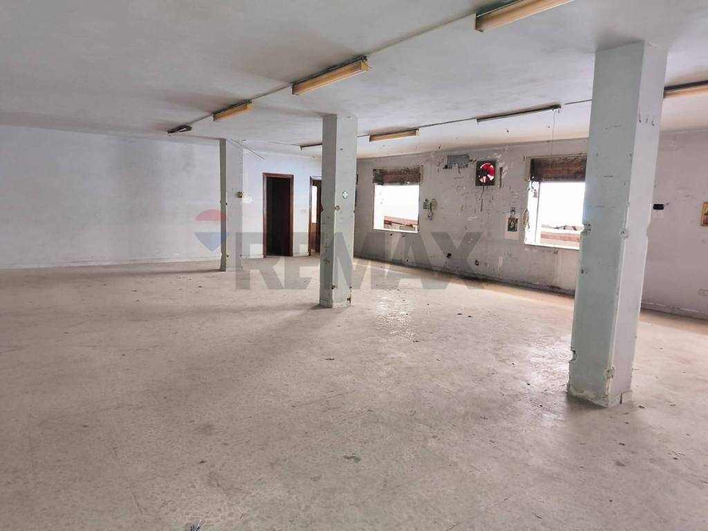 intera palazzina in vendita a Napoli