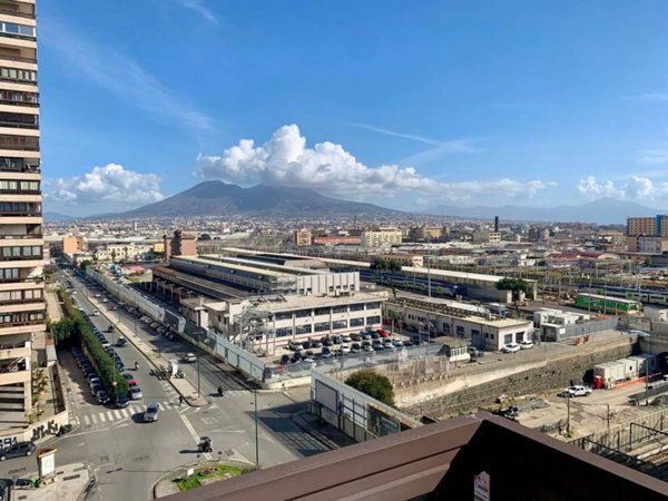 appartamento in vendita a Napoli in zona Vicaria