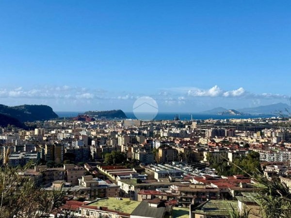 appartamento in vendita a Napoli in zona Fuorigrotta