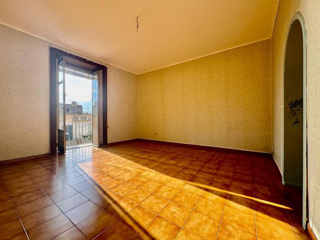 appartamento in vendita a Napoli in zona Stella