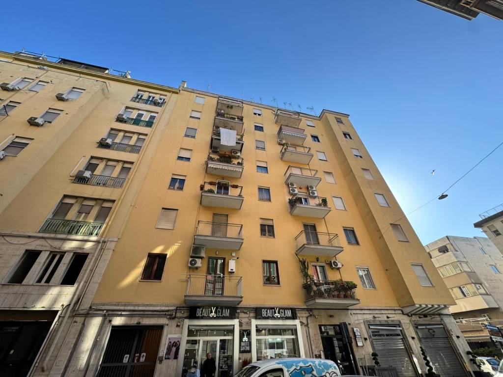 appartamento in vendita a Napoli in zona Mercato