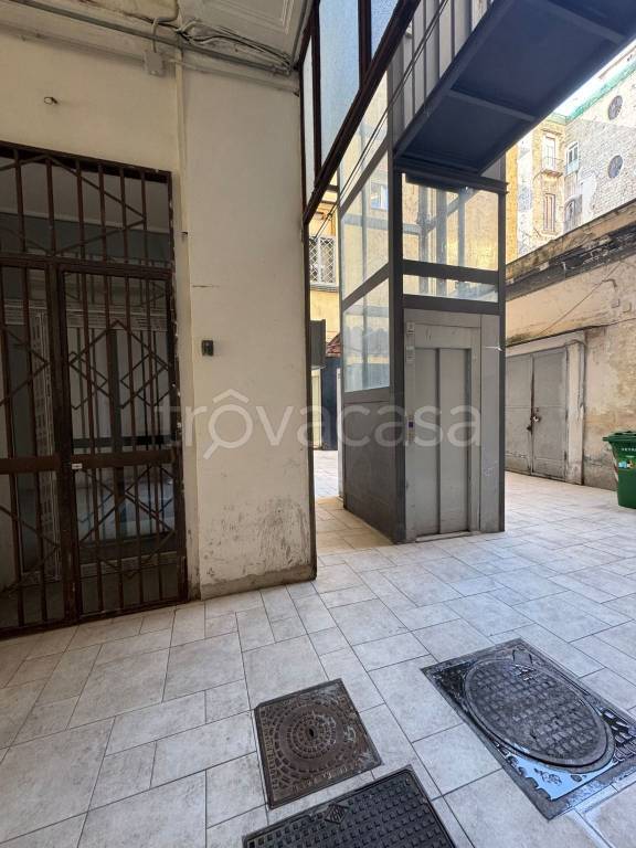 appartamento in vendita a Napoli in zona Pendino / San Giuseppe